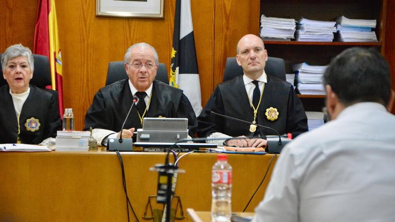 Caso EMVICESA juicio justicia audiencia provincial ceuta center juez vivienda acusados