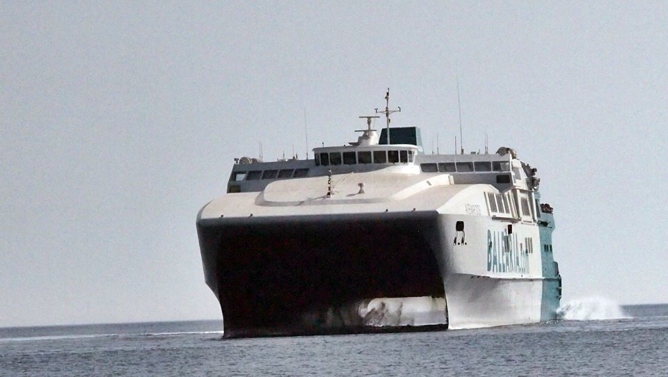 barco baleria ferry
