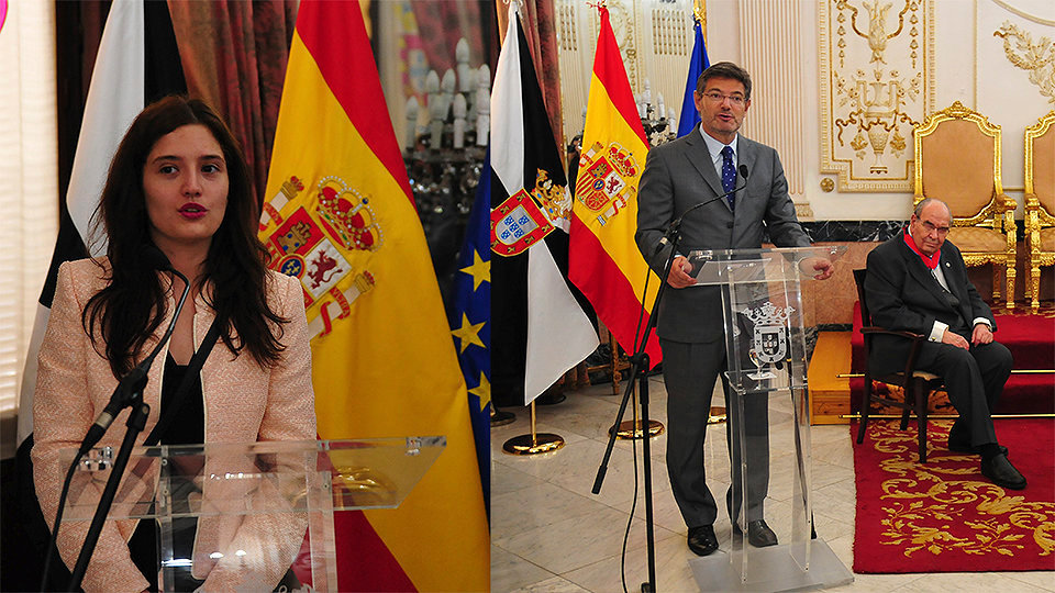 María Victoria Álvarez, Ganadora del I Premio Manuel Olivencia y Frasncisco Olivencia, Cruz de la Orden de San Raimundo de Peñafort