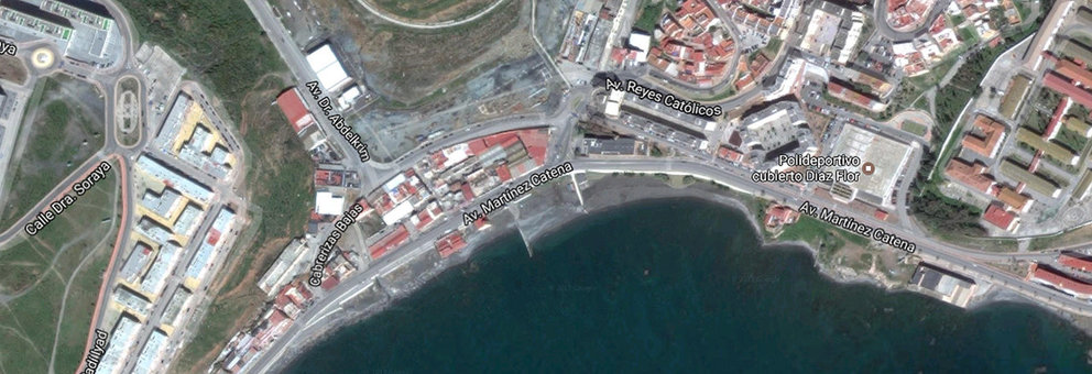 Vista aérea de la línea de costa de La Almadraba. Foto Google Maps