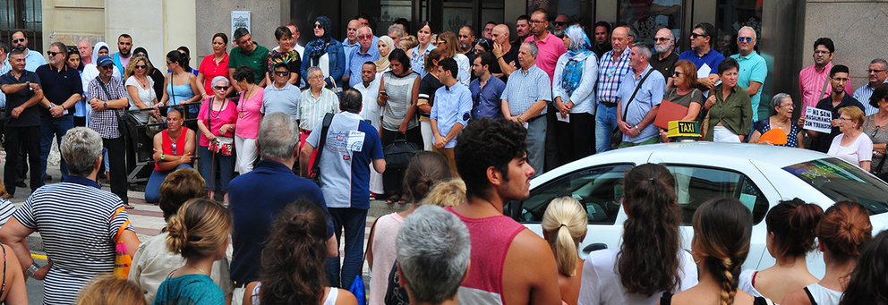 Momento de la concentración silenciosa el protesta por el atentado de Barcelona