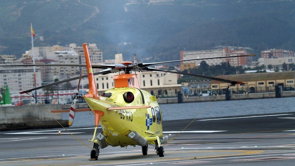 helicóptero ingesa evacuación