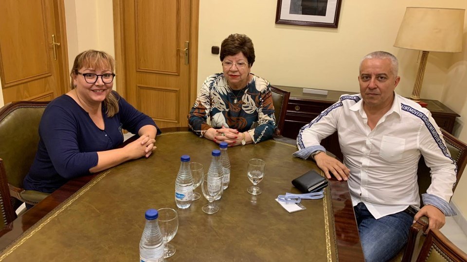 Yolanda Aparicio, en una reunión con la delegada del Gobierno y Mohamed Haidor