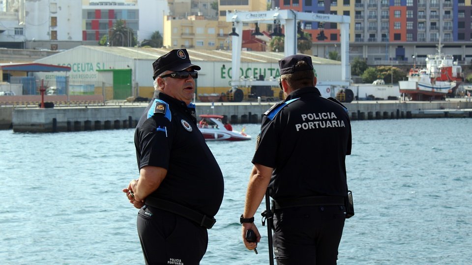 policía portuaria