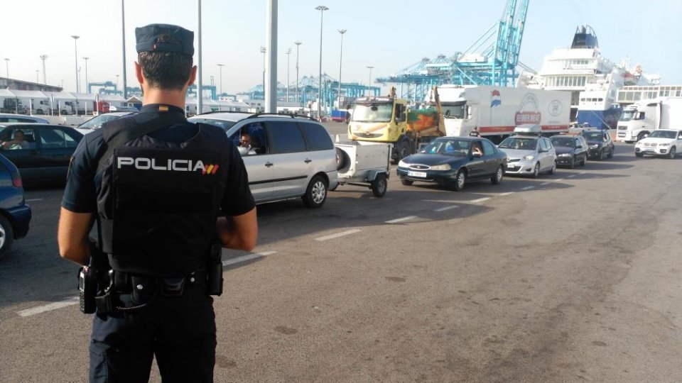 policía puerto minerva