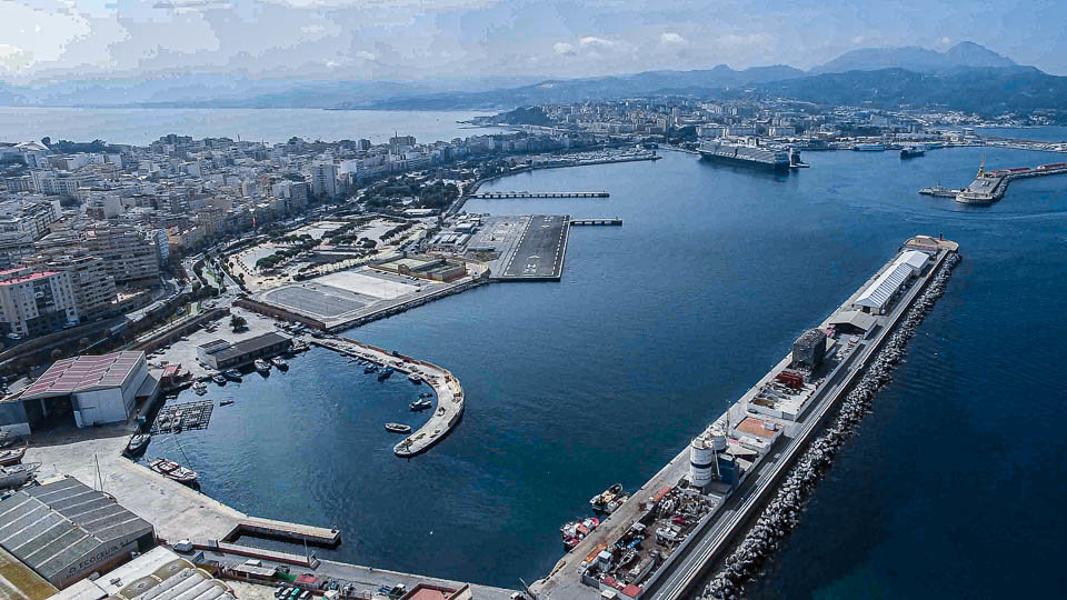 Vista aérea del Puerto de Ceuta. Foto APC (2 de 2)
