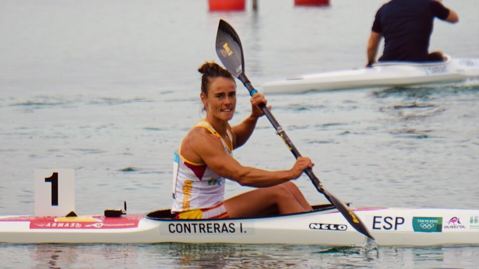 Isa Contreras, a bordo de su kayak
