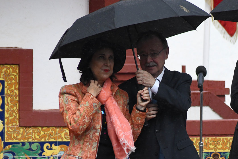 Visita de la ministra de Defensa, Margarita Robles-1-2