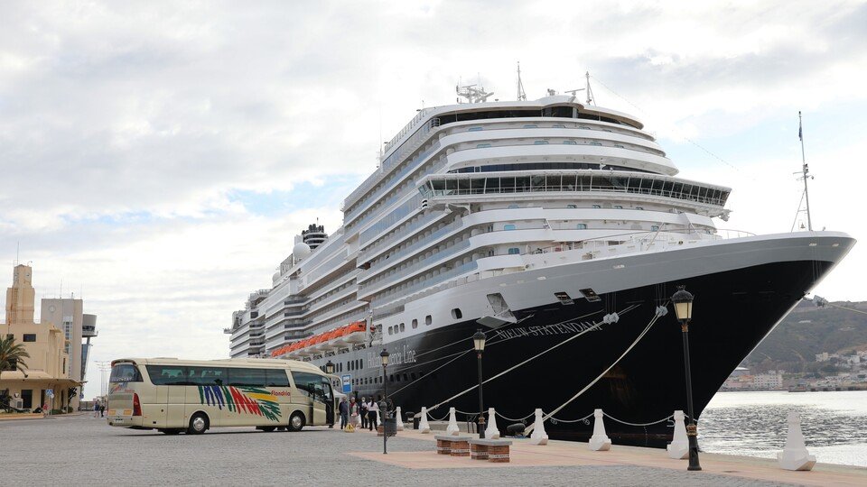 El 'Nieuw Stantedam', atracado en el Muelle España / Autoridad Portuaria