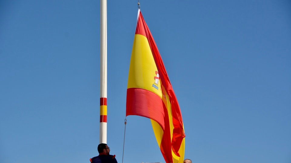 Santiago Apóstol militares ejército arriado bandera Murallas Reales Caballería 2023
