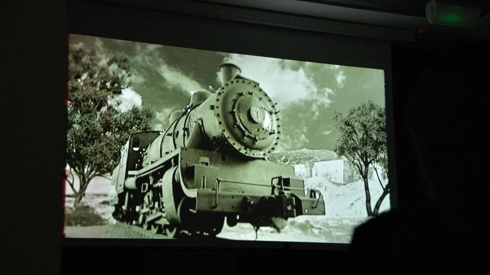 Memorias del ferrocarril estación tren historia documental rtvce televisión pública preestreno