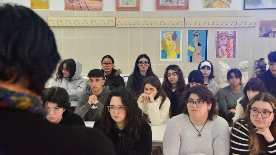 Ginés Serrán-Pagán charla alumnos estudiantes Escuela de Arte Siete Colinas
