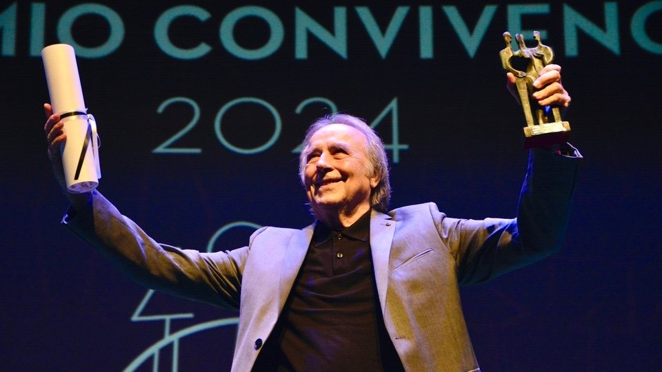 Joan Manuel Serrat visita Premio Convivencia 2024