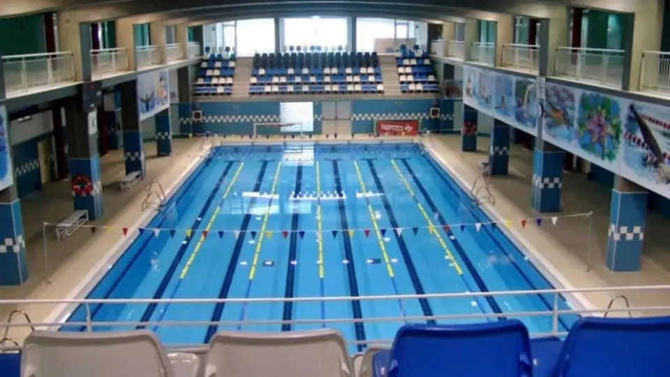 piscina guillermo molina