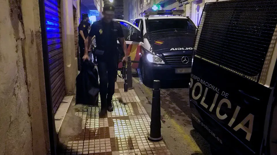 Despliegue policial en la calle Real