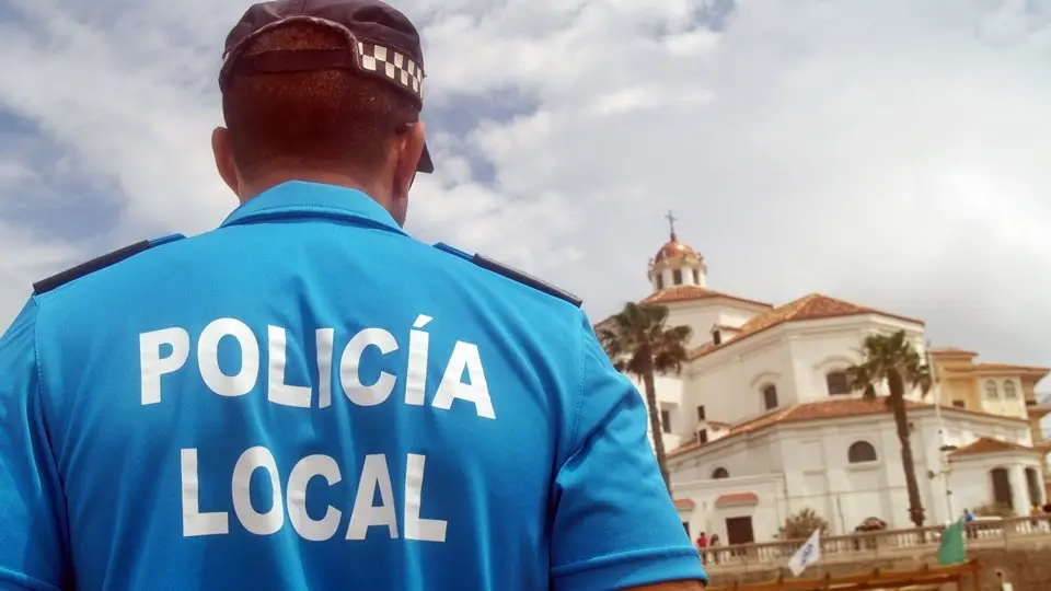 polic&iacute;a local