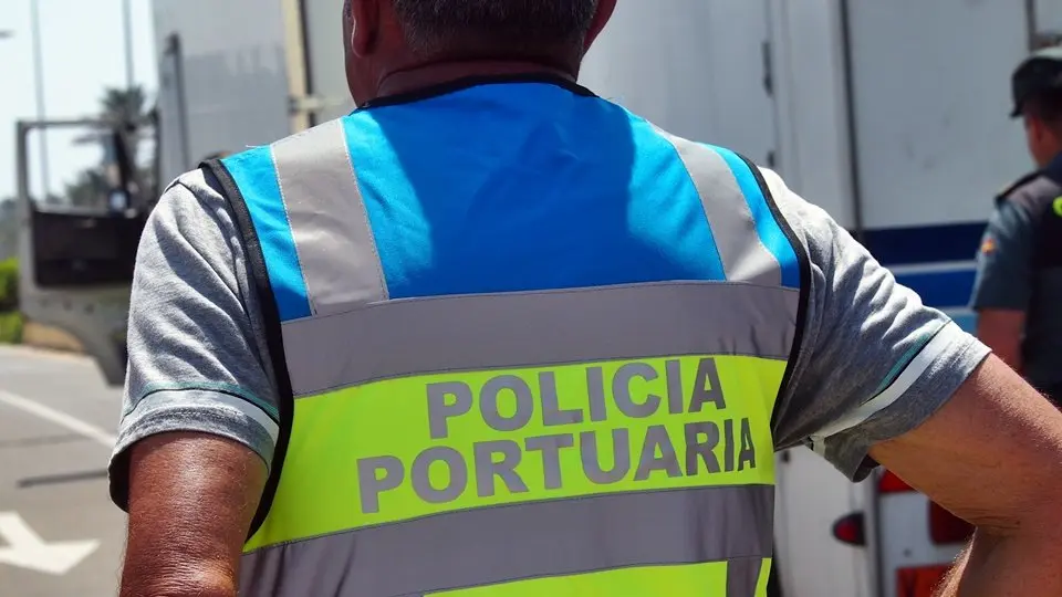 polic&iacute;a portuaria