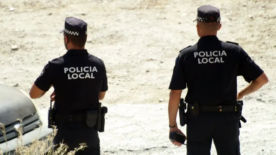 polic&iacute;as locales 2