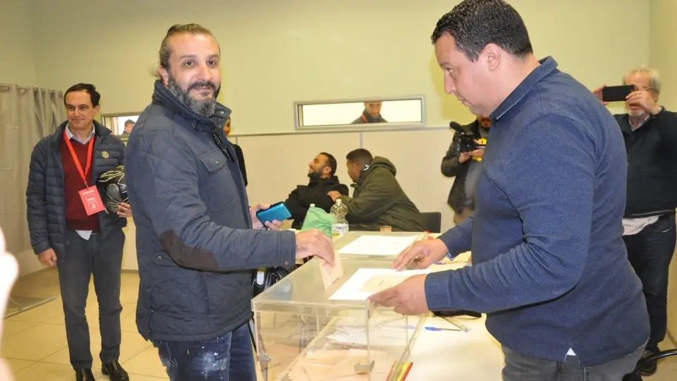 adil vota 10n