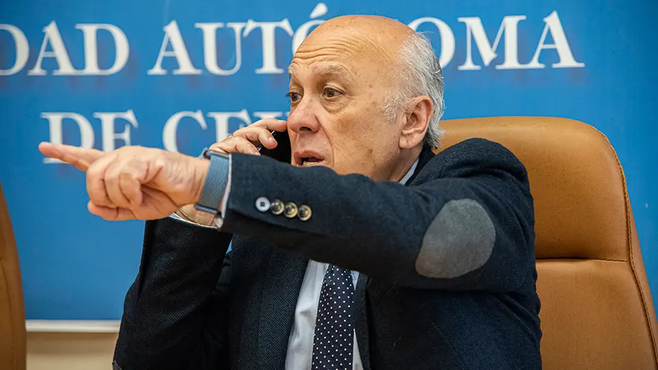 Javier Guerrero tel&eacute;fono se&ntilde;ala
