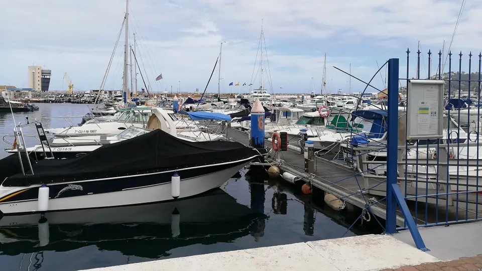 Uno de los pantalanes del Puerto Deportivo Marina H&eacute;rcules