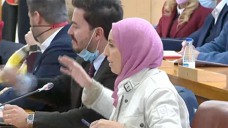 Fatima Hamed durante la sesi&oacute;n plenaria de este viernes.