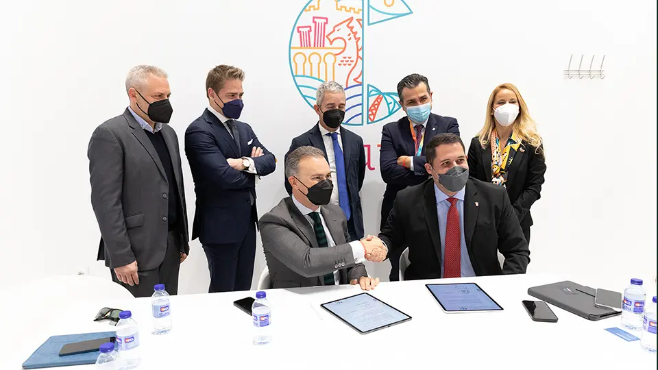 Alejandro Ram&iacute;rez, ha firmado hoy un acuerdo con la Asociaci&oacute;n Internacional para el Turismo Sostenible