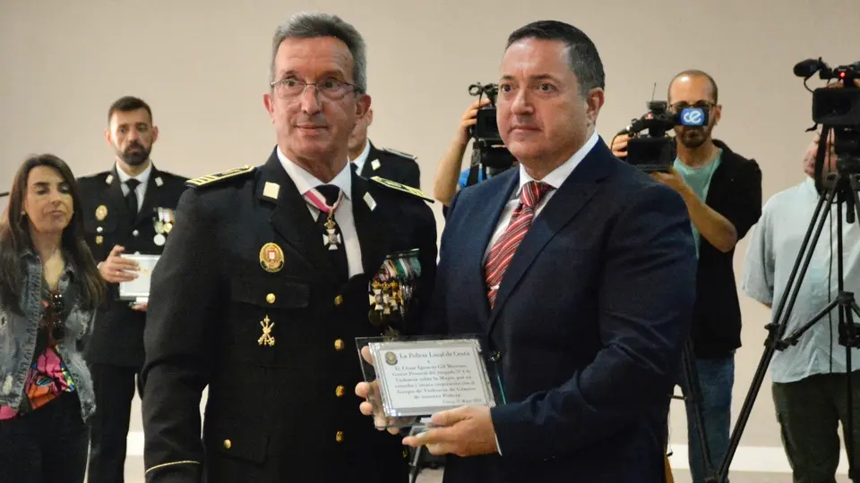 San Urbano Polic&iacute;a local medallas placas 2023