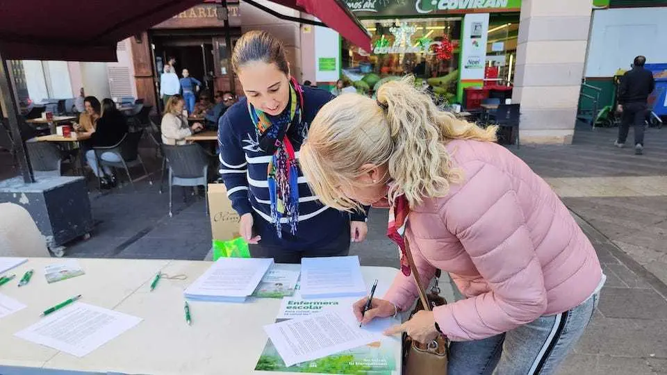 Recogida de firmas enfermeras escolares