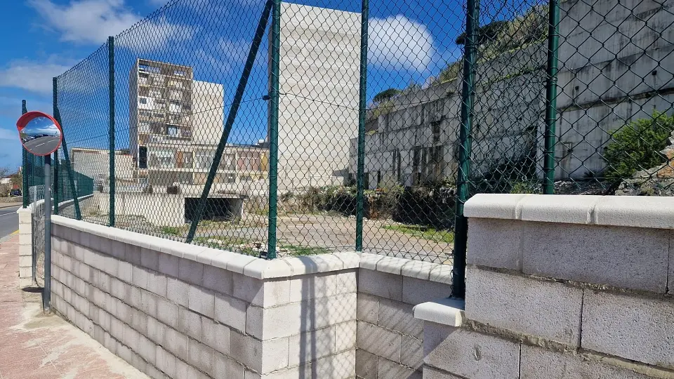 muro parking sarchal