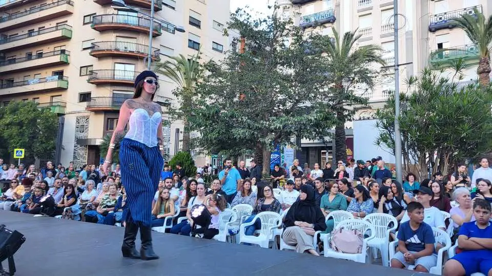 Pasarela de Moda Casual en la Semana del Comercio16