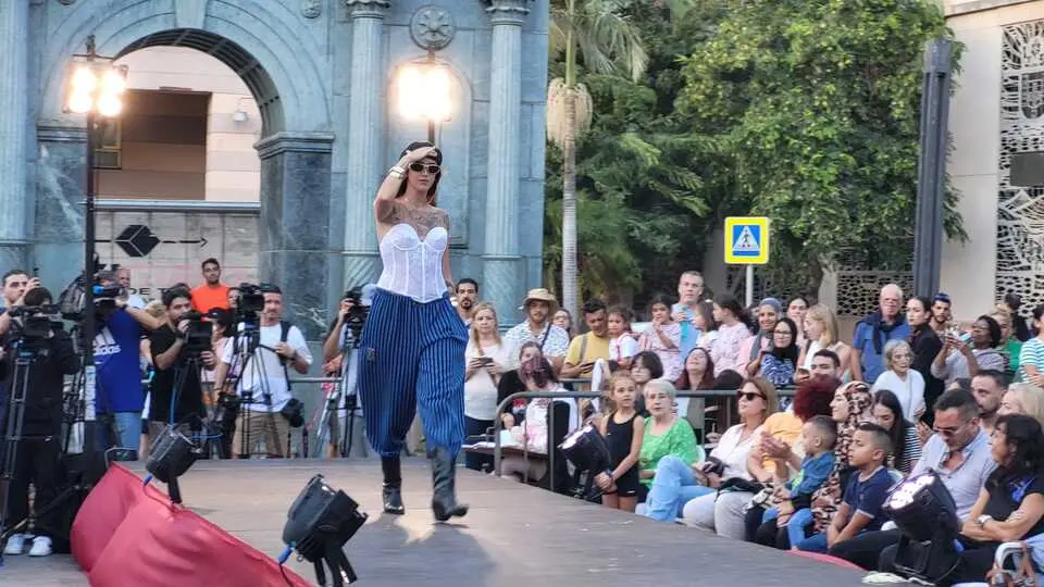 Pasarela de Moda Casual en la Semana del Comercio18
