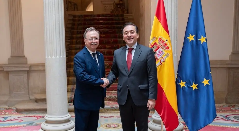 Por la izquierda, Juan Vivas y Jos&eacute; Luis Albares.