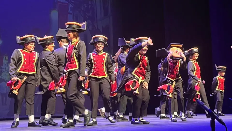 Actuación de la chirigota infantil 'Qué amargura'.2