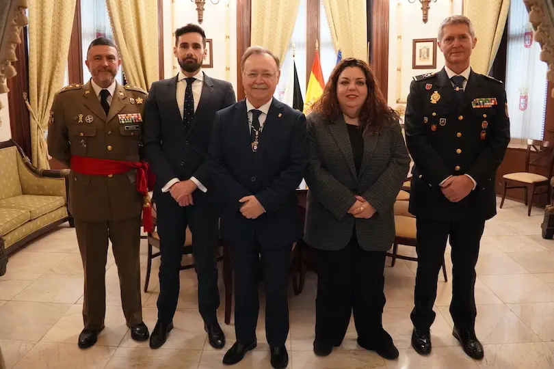 Acto de entrega de la Medalla de Oro de la Ciudad a la Polic&iacute;a Nacional.