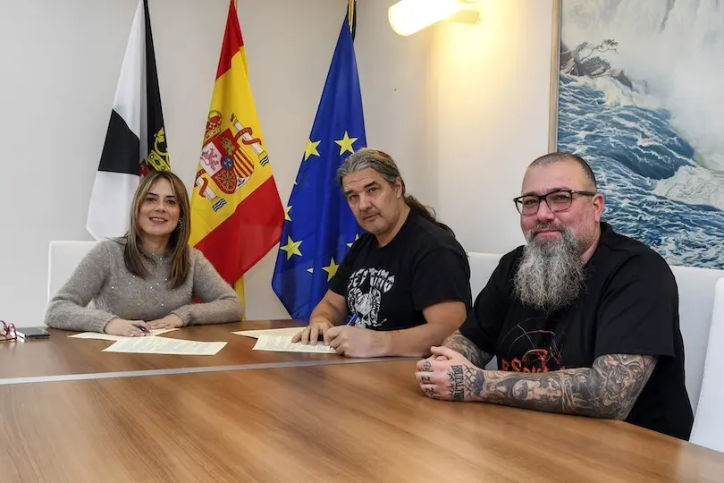 Pilar Orozco firma un convenio con la Asociaci&oacute;n S&eacute;ptimo Infierno.