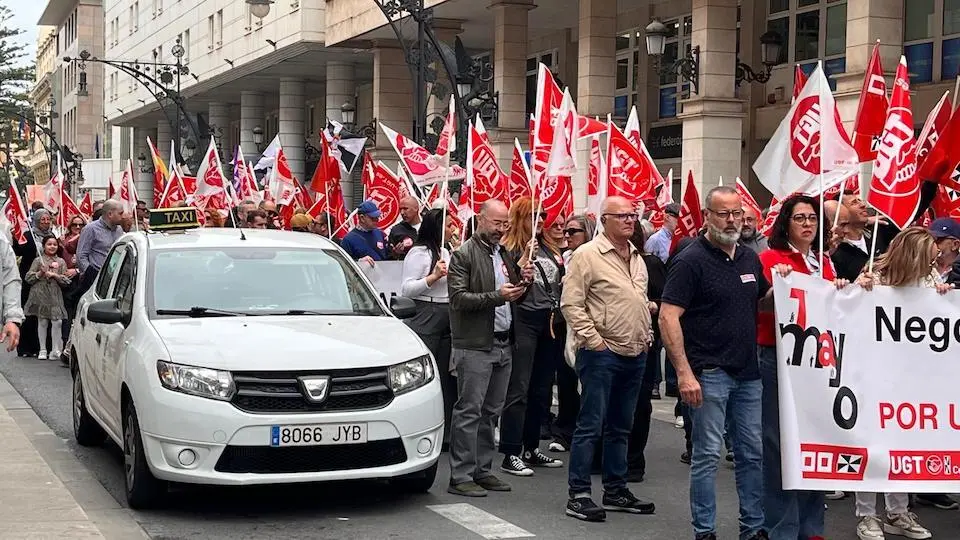 Manifestación del 1 de Mayo convocada por los sindicatos UGT y CCOO10