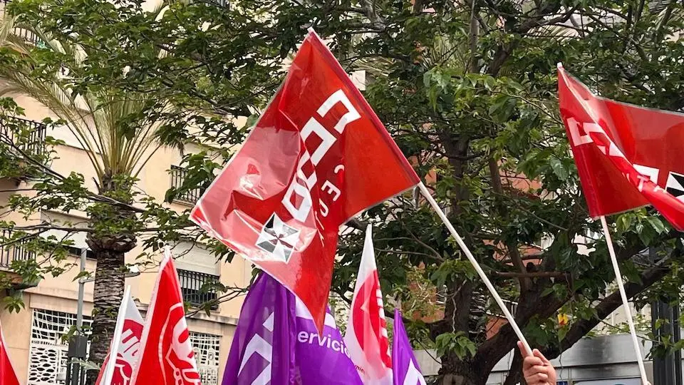 Manifestación del 1 de Mayo convocada por los sindicatos UGT y CCOO25