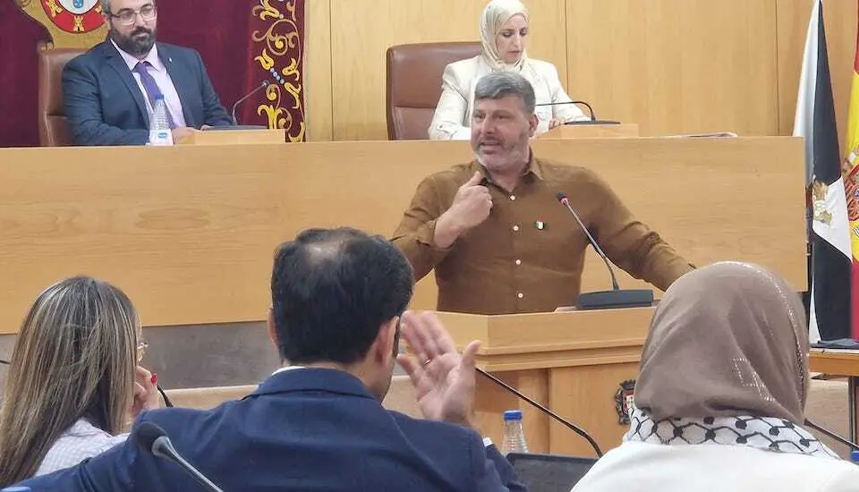 Mohamed Mustafa durante su intervenci&oacute;n.