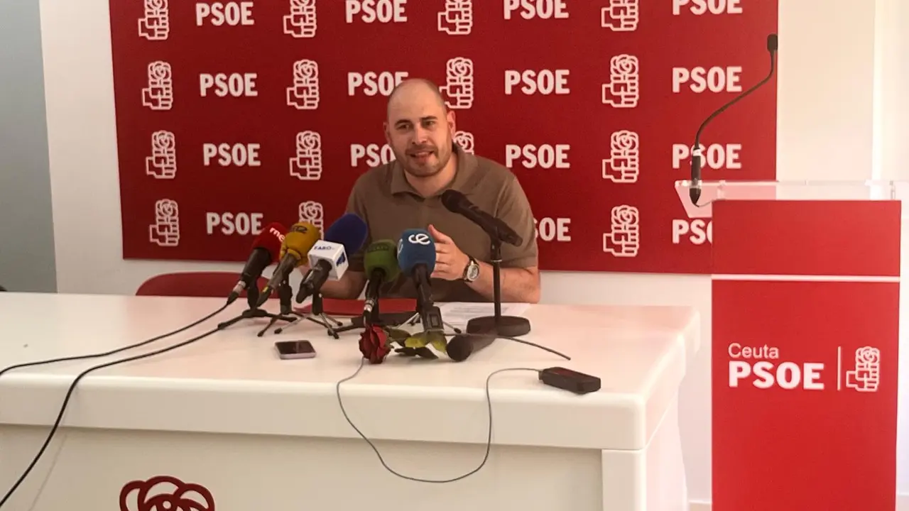 Miguel &Aacute;ngel P&eacute;rez Triano en la sede del PSOE en Daoiz