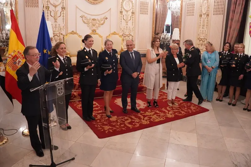 Cincuenta aniversario de la incorporaci&oacute;n de la mujer a la Polic&iacute;a Local de Ceuta (21)