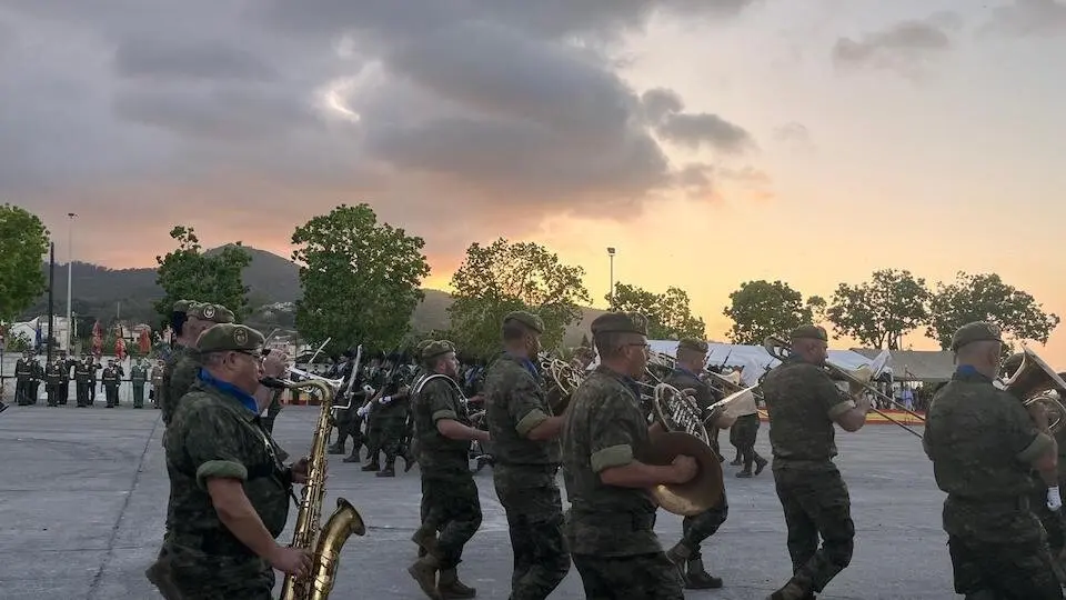 Parada militar con motivo de la celebración de Santiago Apóstol en el acuartelamiento Coronel Galindo, sede del Regimiento de Caballería Montesa n&deg;355