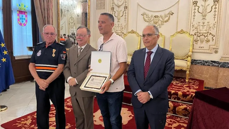 Entrega de condecoraciones a voluntarios de Protección Civil por su actuación en la DANA. 9