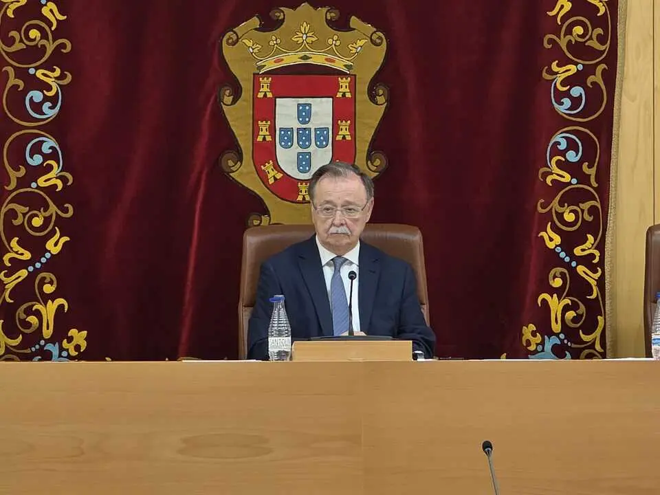 Juan Vivas durante la sesi&oacute;n plenaria.