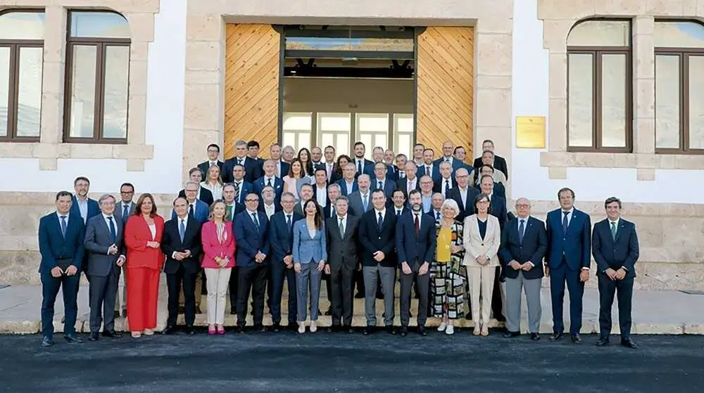 Un momento de la reuni&oacute;n entte puertos.