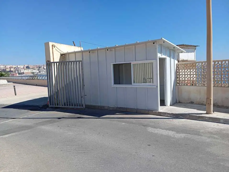 Caseta para los vigilantes de seguridad del Tarajal / UGT
