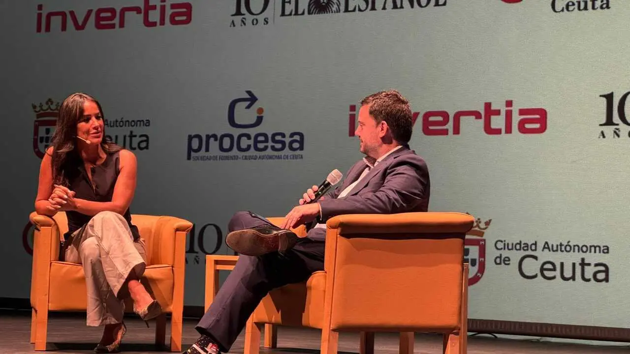  Bego&ntilde;a Villac&iacute;s, en el III Foro Econ&oacute;mico de El Espa&ntilde;ol en Ceuta / E. Arteaga 