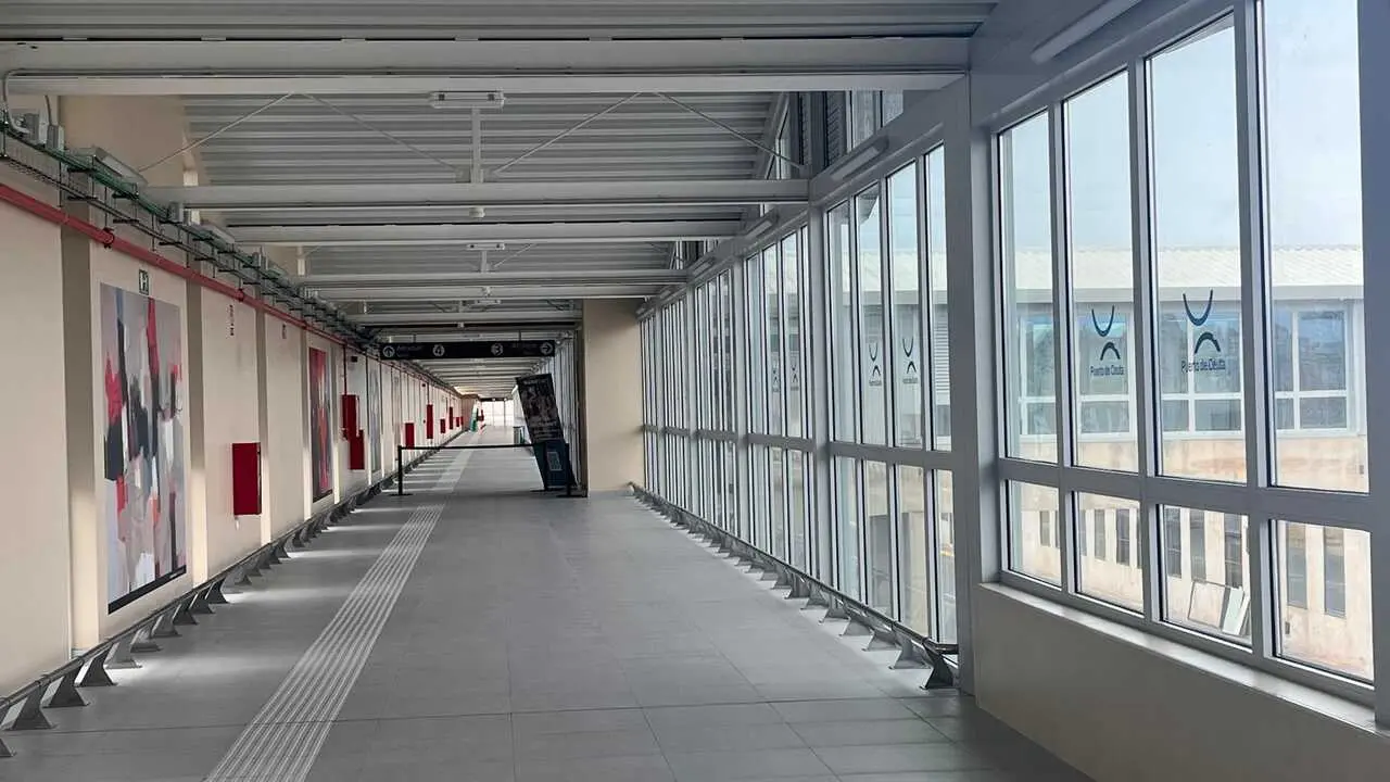 La nueva estaci&oacute;n mar&iacute;tima y sus alrededores en el Puerto (25)