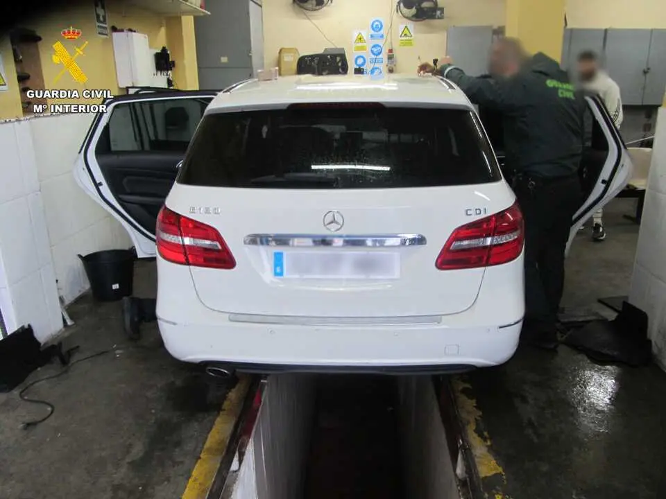 La Guardia Civil incauta m&aacute;s de cien kilos de droga (hach&iacute;s) en el Tarajal (5)