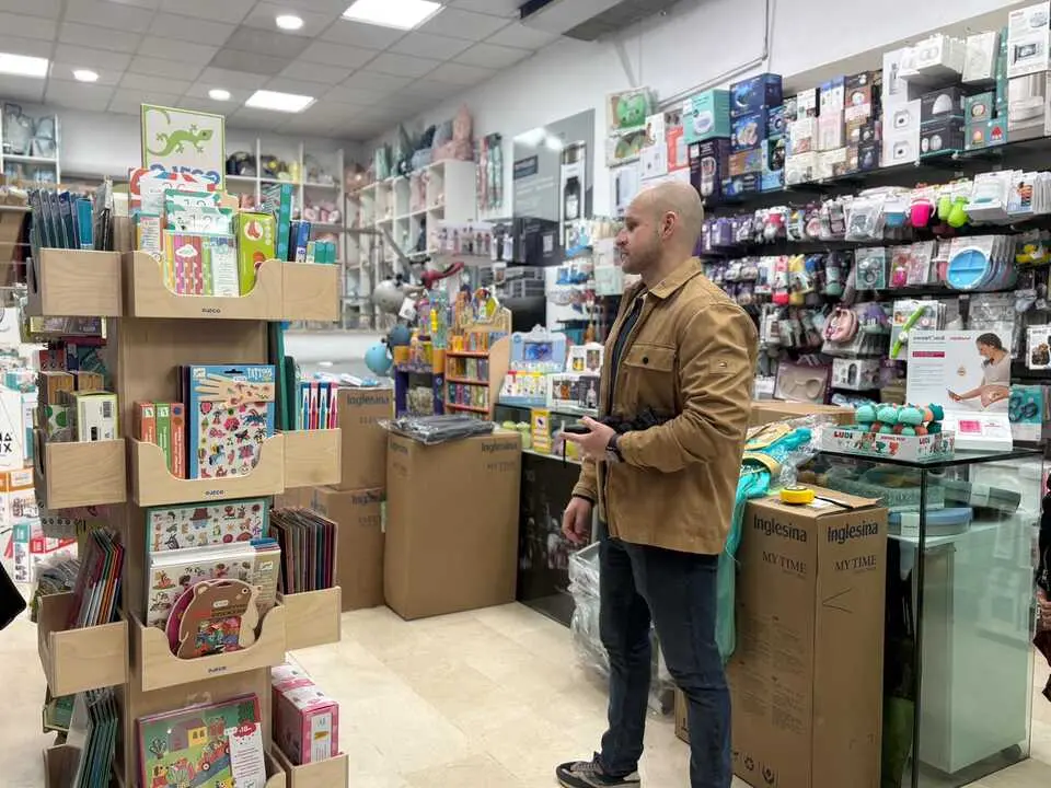 Juan de Dios, primer ganador del Rally de Compras de la C&aacute;mara de Comercio (16)